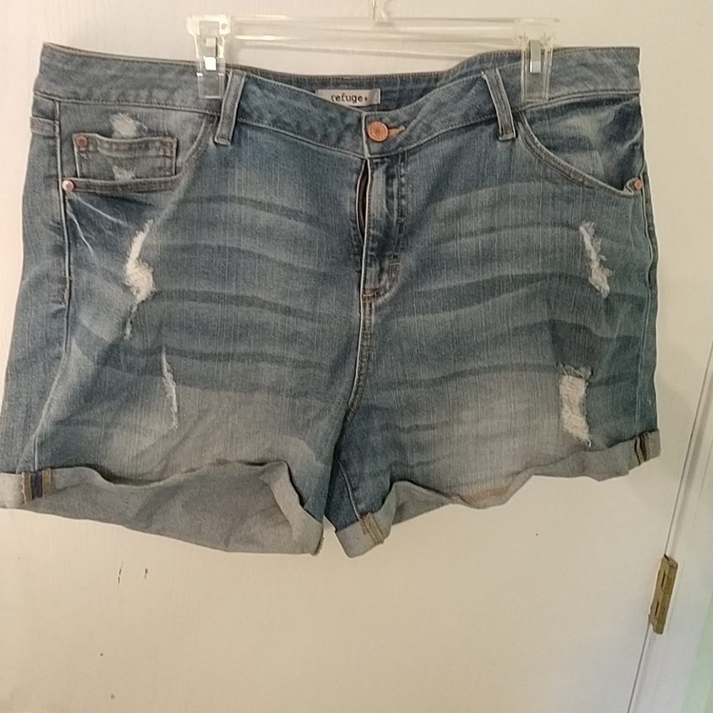 Refuge shorts